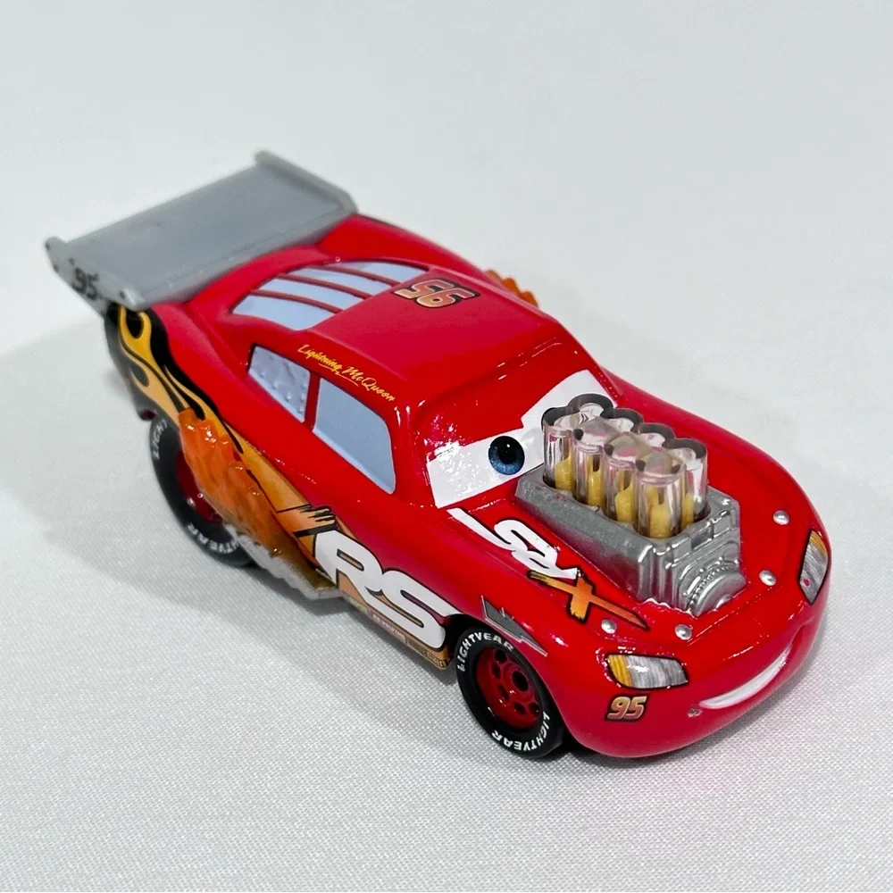 Disney Pixar Cars XRS Drag Racing Rare Lightning McQueen GFV34 Die-cast